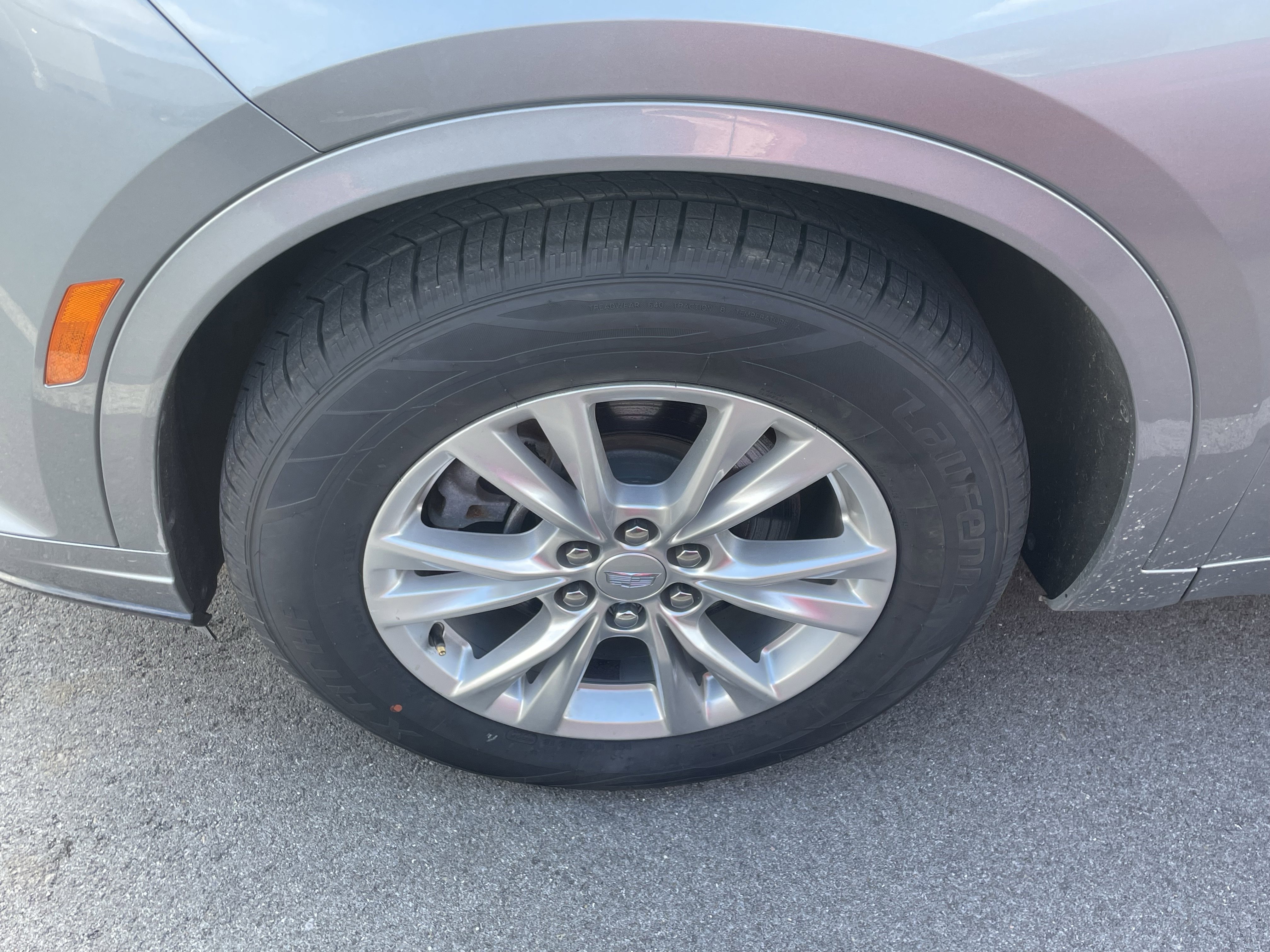 Used 2024 Cadillac XT6 Luxury w/ LPO, Floor Liner Package video 5