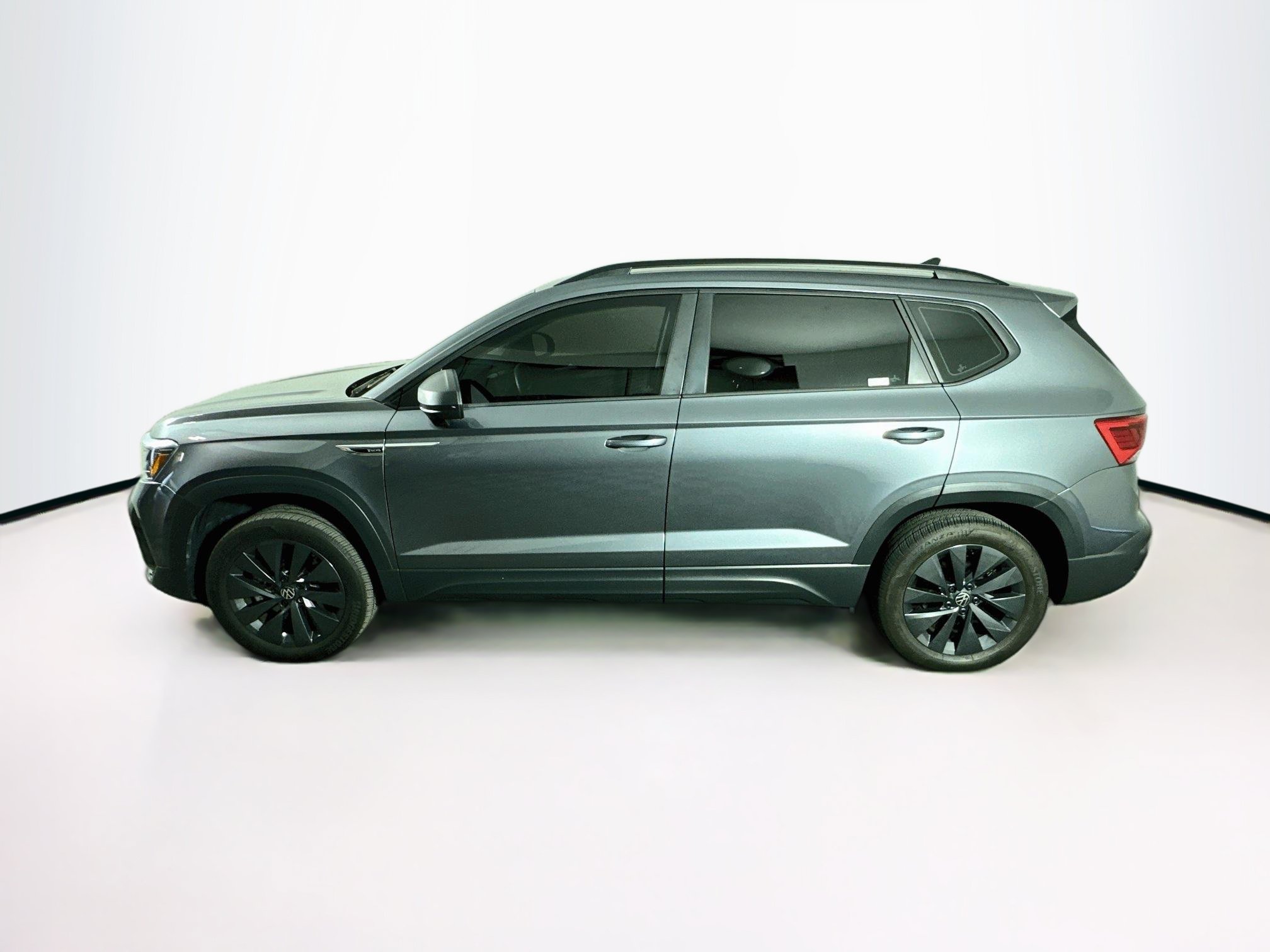Used 2024 Volkswagen Taos S FWD image 4