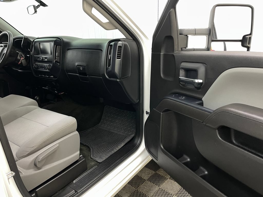 Used 2017 Chevrolet Silverado 1500 Custom w/ Custom Convenience Package AWD/4WD image 27