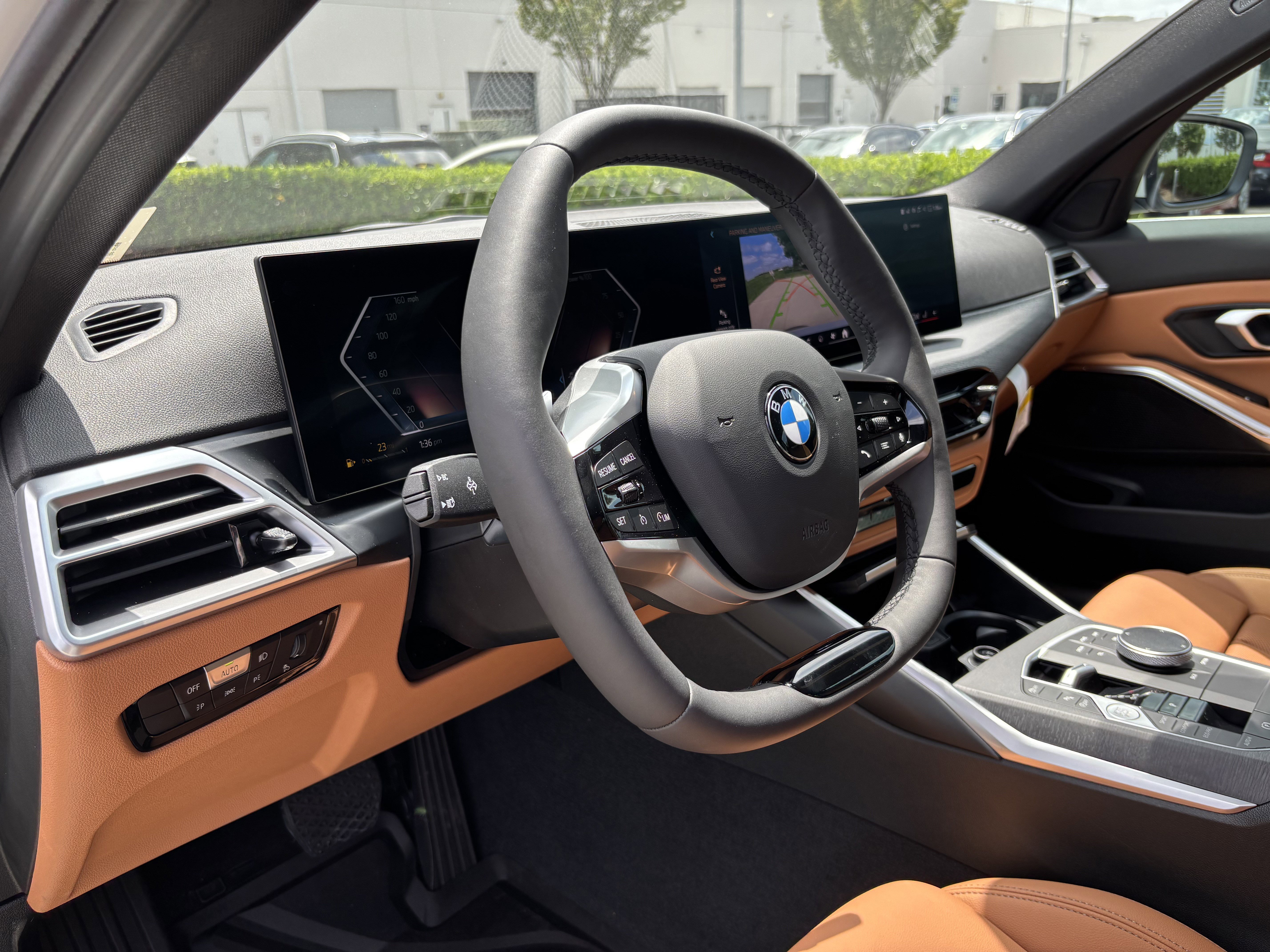 Used 2025 BMW 330i xDrive Sedan w/ Convenience Package AWD/4WD image 16