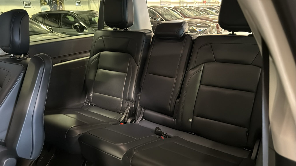 Used 2026 Lincoln Navigator L Reserve AWD/4WD image 25