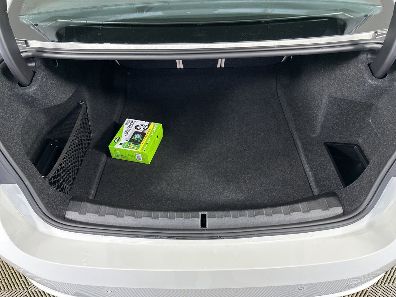 Used 2025 BMW 330i Sedan w/ Convenience Package image 30