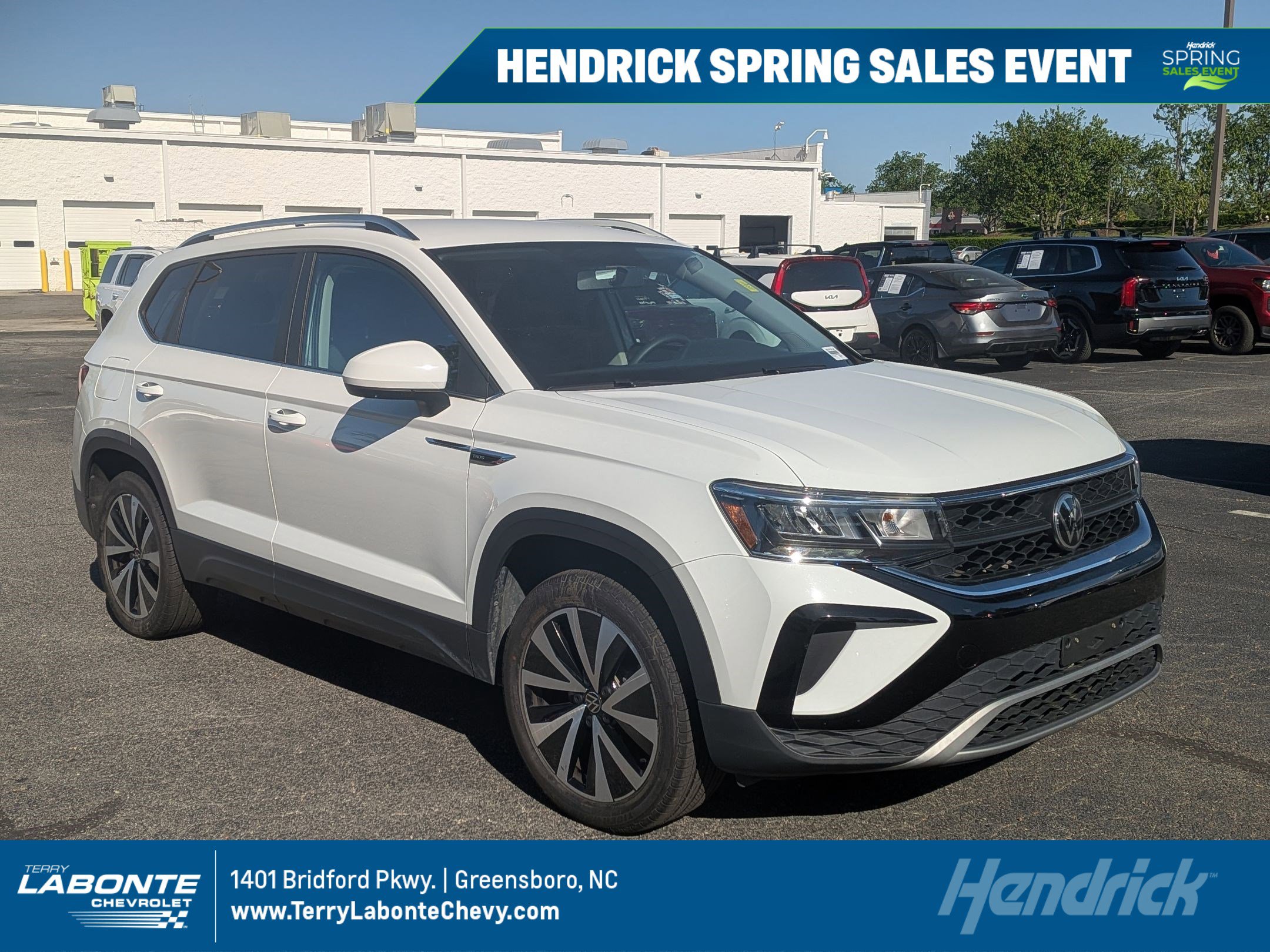 Used 2022 Volkswagen Taos SE AWD/4WD image 1