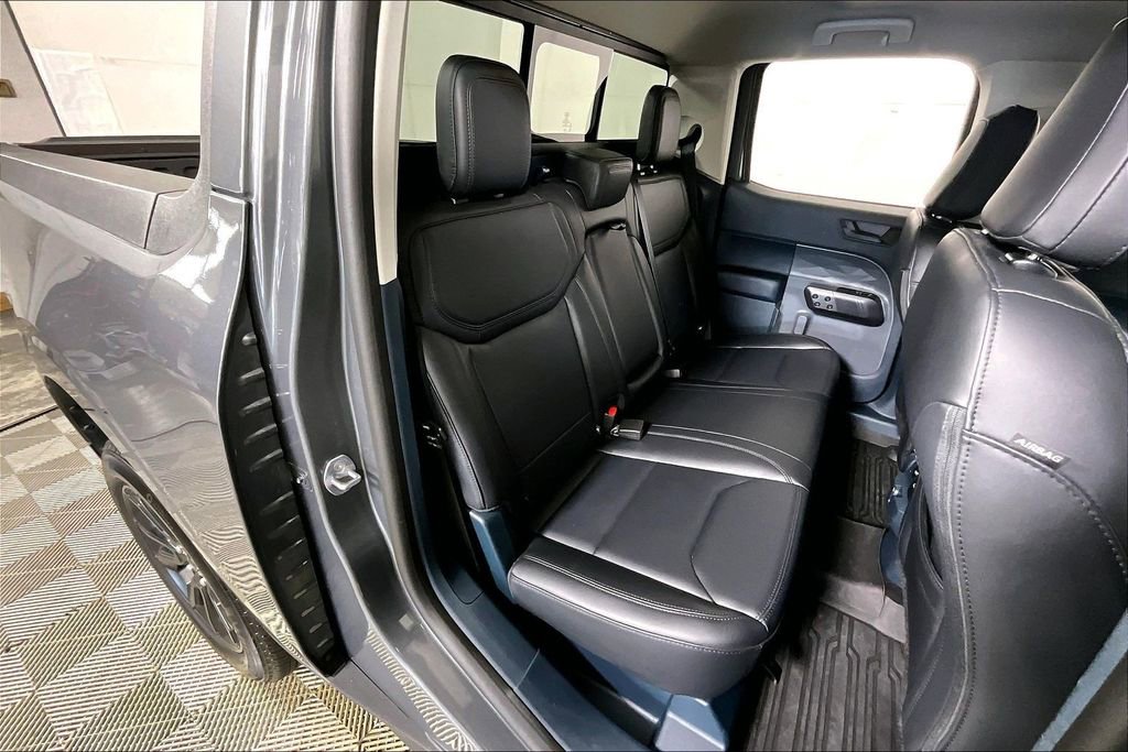 Used 2024 Ford Maverick Lariat w/ Black Appearance Package image 27