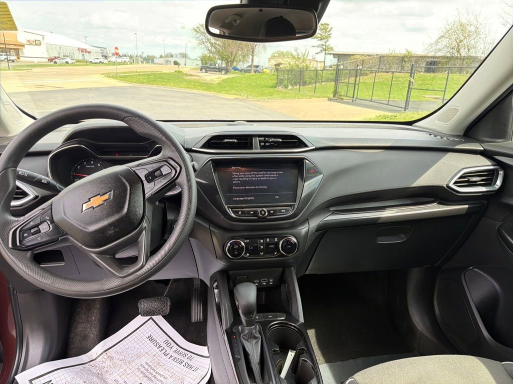 Used 2022 Chevrolet TrailBlazer LT w/ Convenience Package FWD image 14