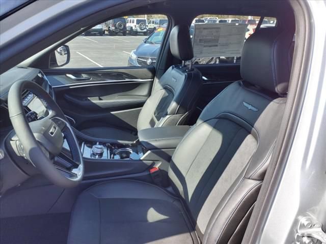 New 2023 Jeep Grand Cherokee Trailhawk AWD/4WD image 16