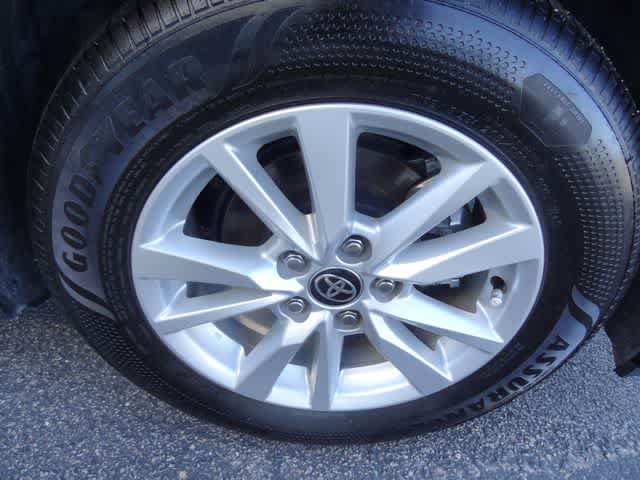 Used 2025 Toyota Camry LE FWD image 31