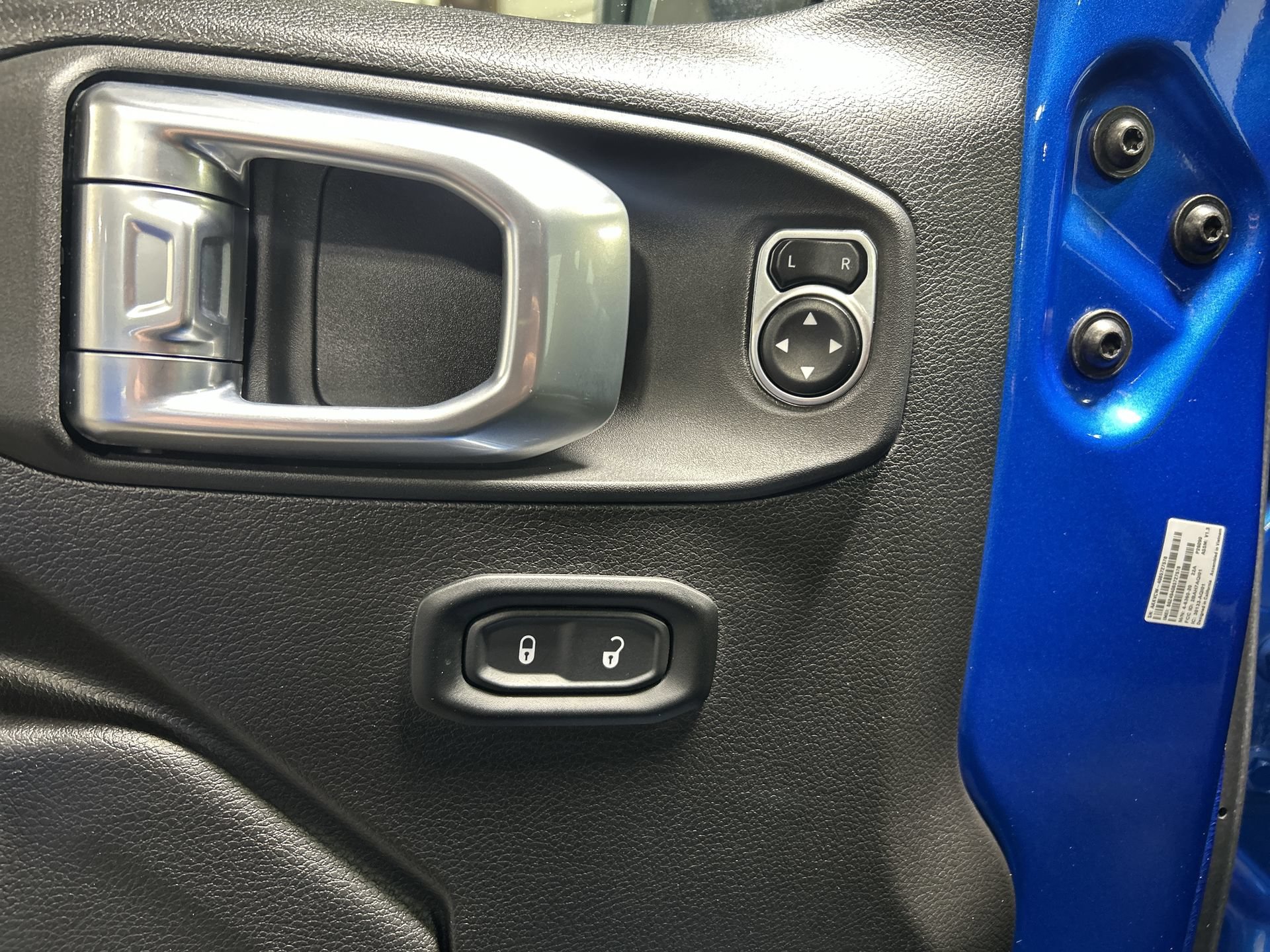 Used 2024 Jeep Wrangler Unlimited Rubicon AWD/4WD image 25