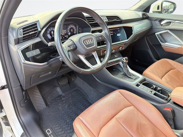 Used 2020 Audi Q3 2.0T Premium Plus w/ Premium Plus Package image 22