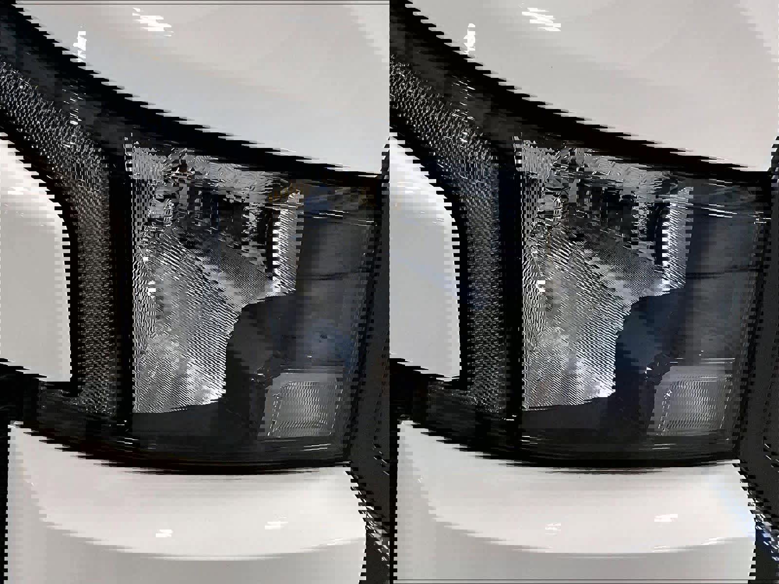 Used 2025 Nissan Frontier SV image 34