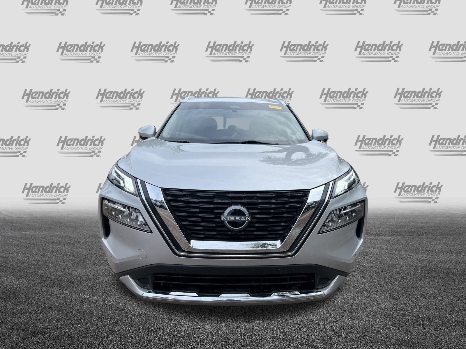 Used 2023 Nissan Rogue Platinum w/ Platinum Premium Package FWD image 3