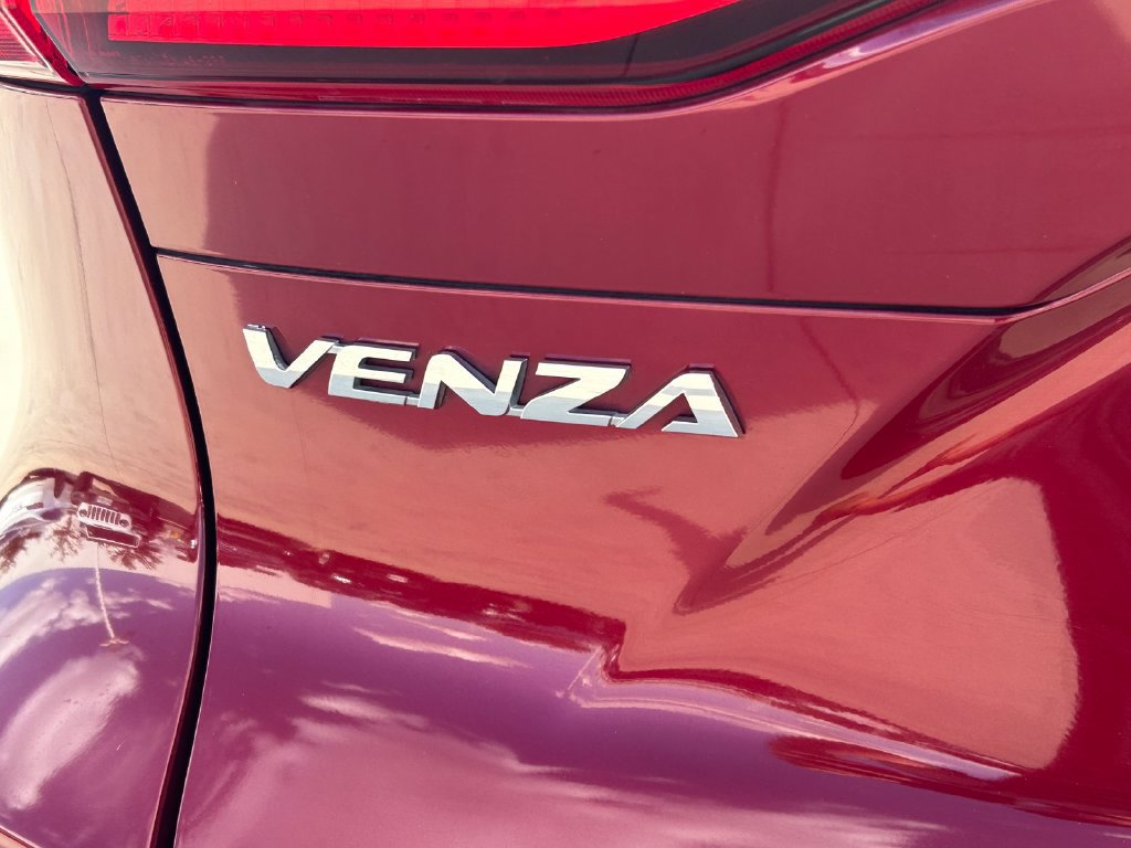Used 2021 Toyota Venza Limited AWD/4WD image 12