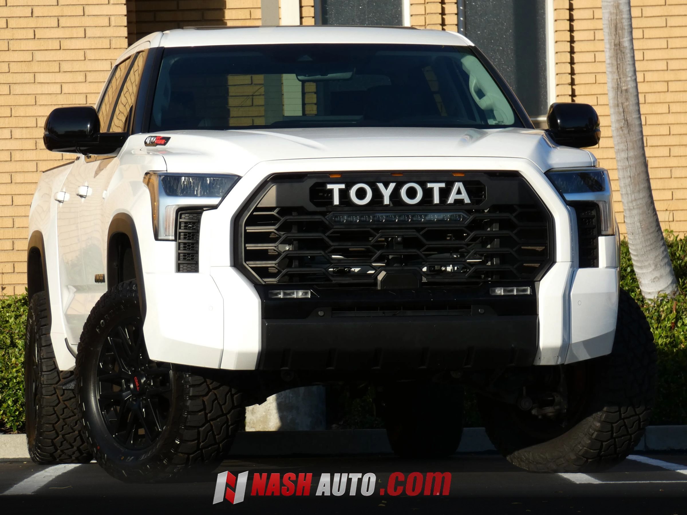 Used 2024 Toyota Tundra Limited AWD/4WD image 3