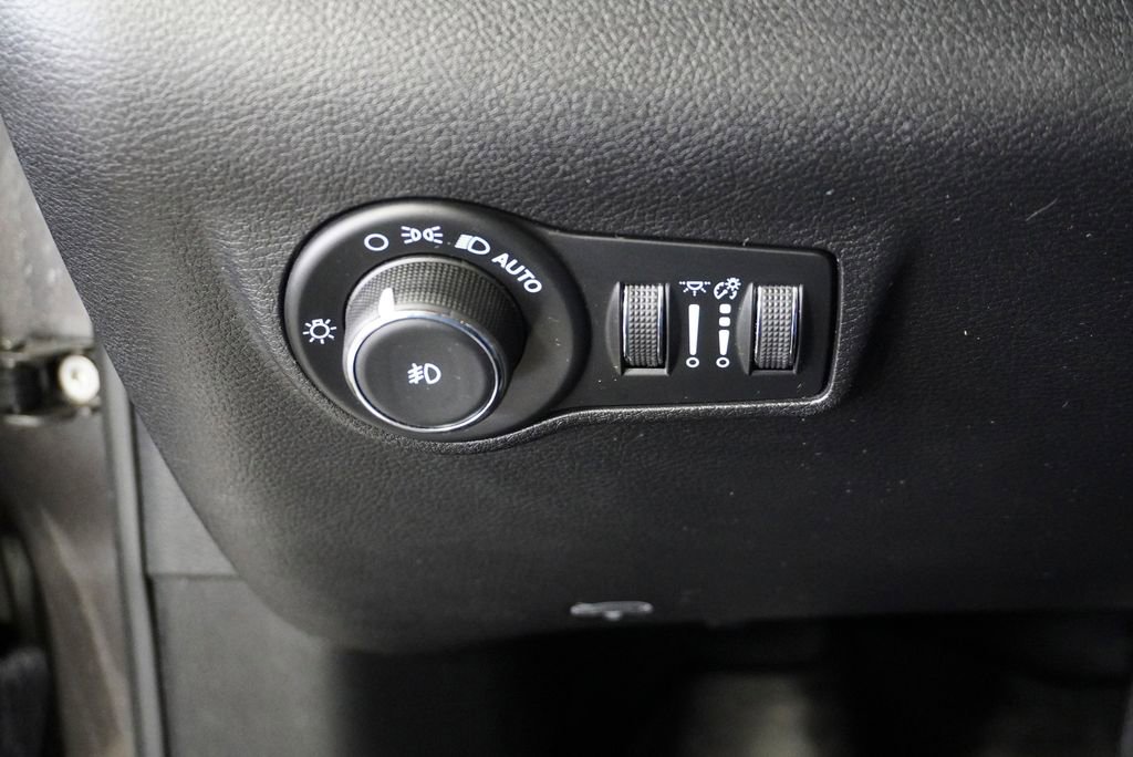 Used 2023 Jeep Compass Latitude image 26