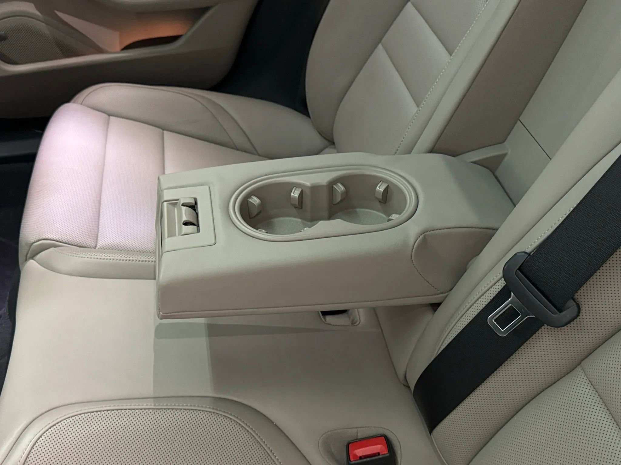 Used 2023 Porsche Taycan GTS AWD/4WD image 31