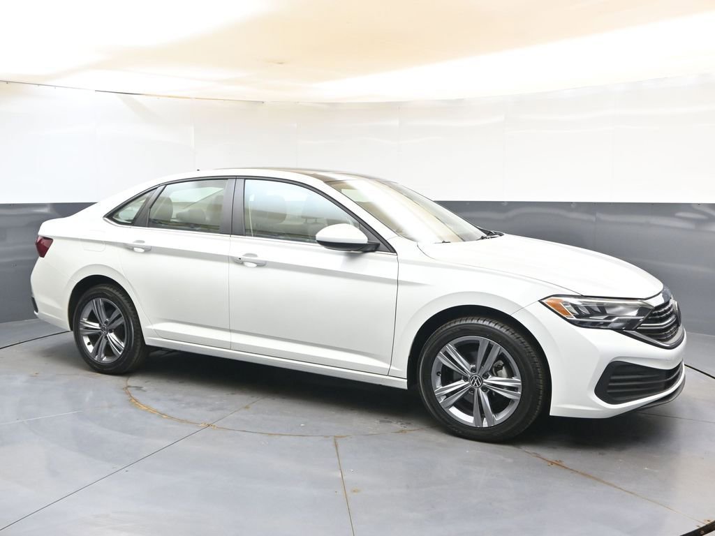 Used 2023 Volkswagen Jetta SE w/ Panoramic Sunroof Package FWD image 7