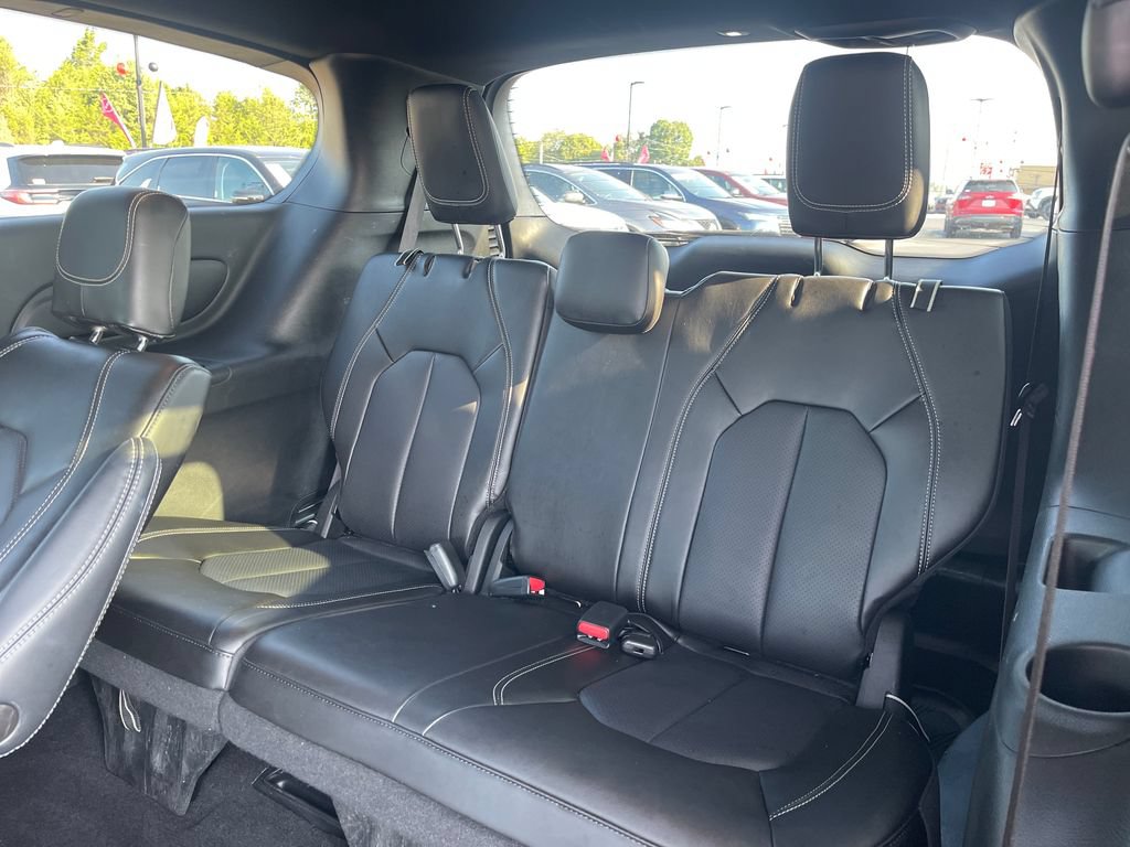 Used 2023 Chrysler Pacifica Touring-L w/ S Appearance Package AWD/4WD image 23