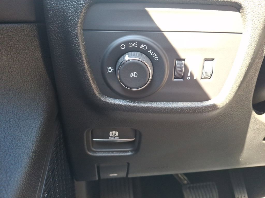 New 2025 Jeep Grand Cherokee Limited w/ Black Appearance Package image 27