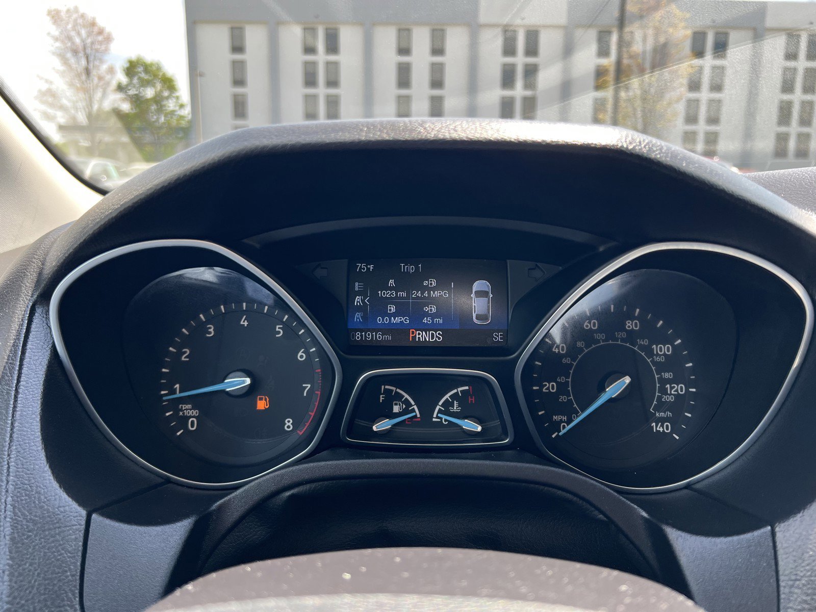 Used 2018 Ford Focus SE w/ SE Appearance Package image 14