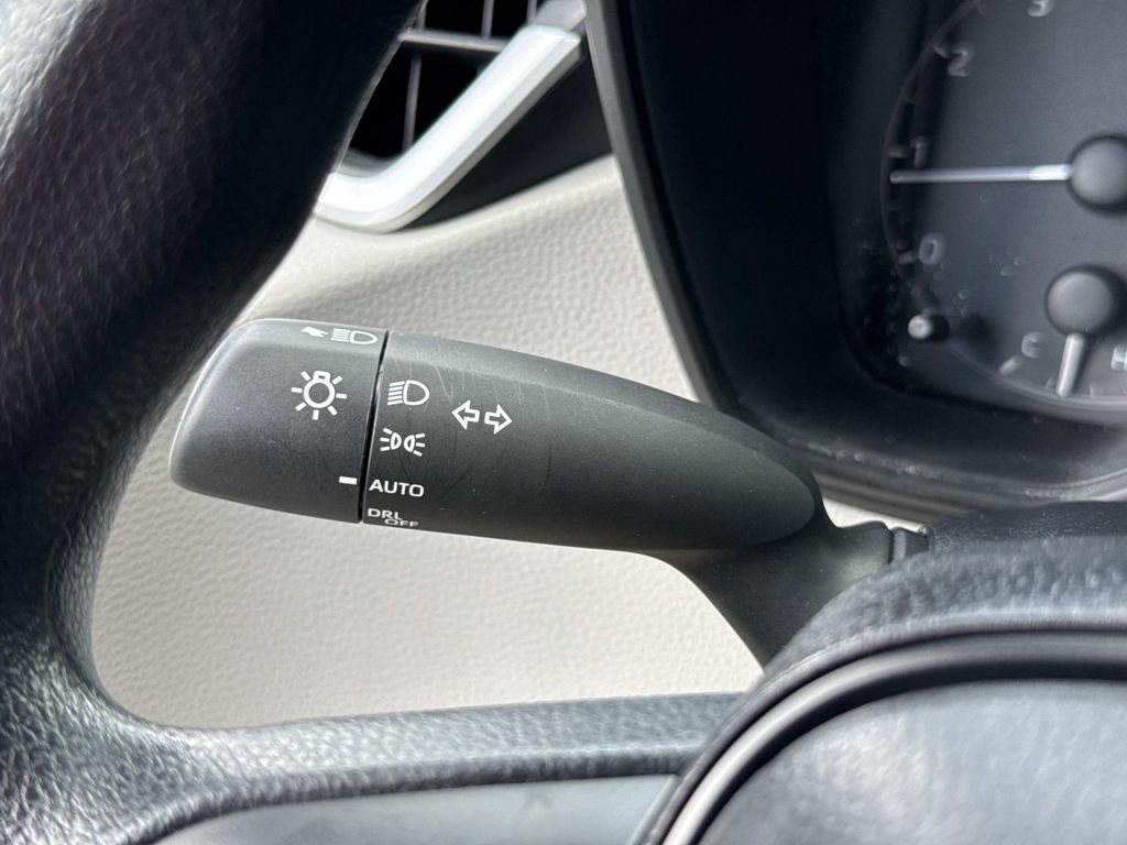 Used 2025 Toyota Corolla LE FWD image 35