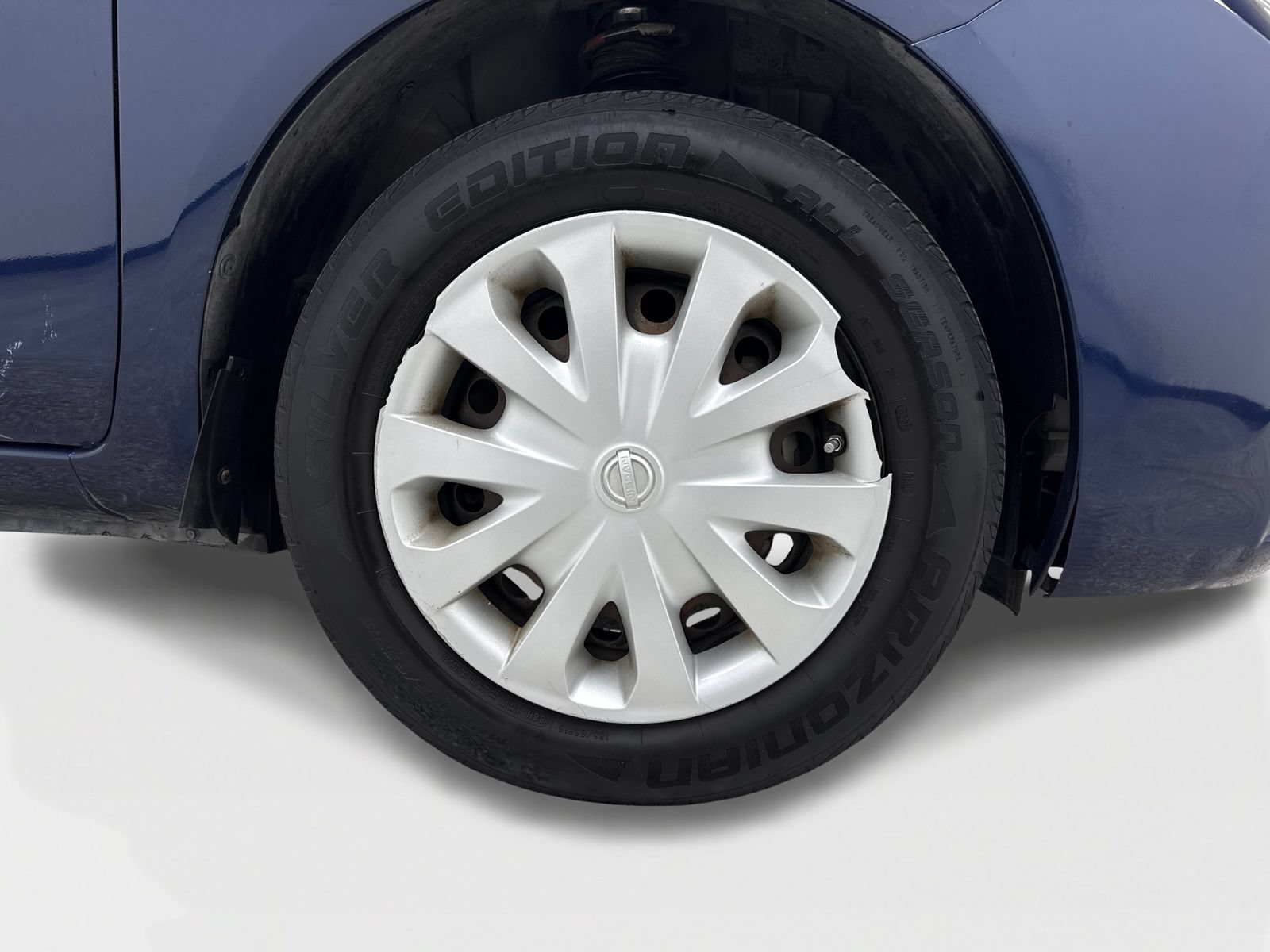 Used 2014 Nissan Versa SV FWD image 43