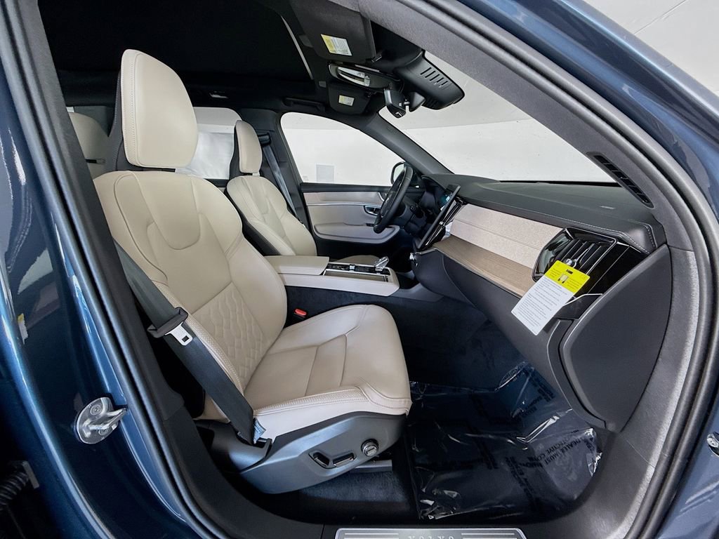 New 2026 Volvo XC90 B6 Plus w/ Protection Package image 30