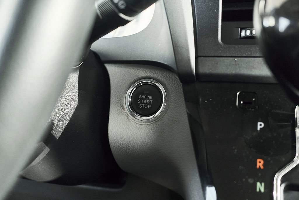 Used 2020 Toyota Sienna XLE w/ XLE Navigation Package image 39