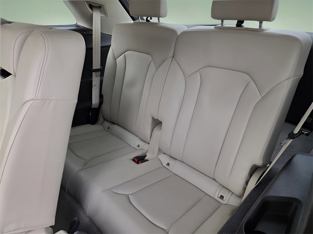 Used 2017 Audi Q7 3.0T Premium image 15