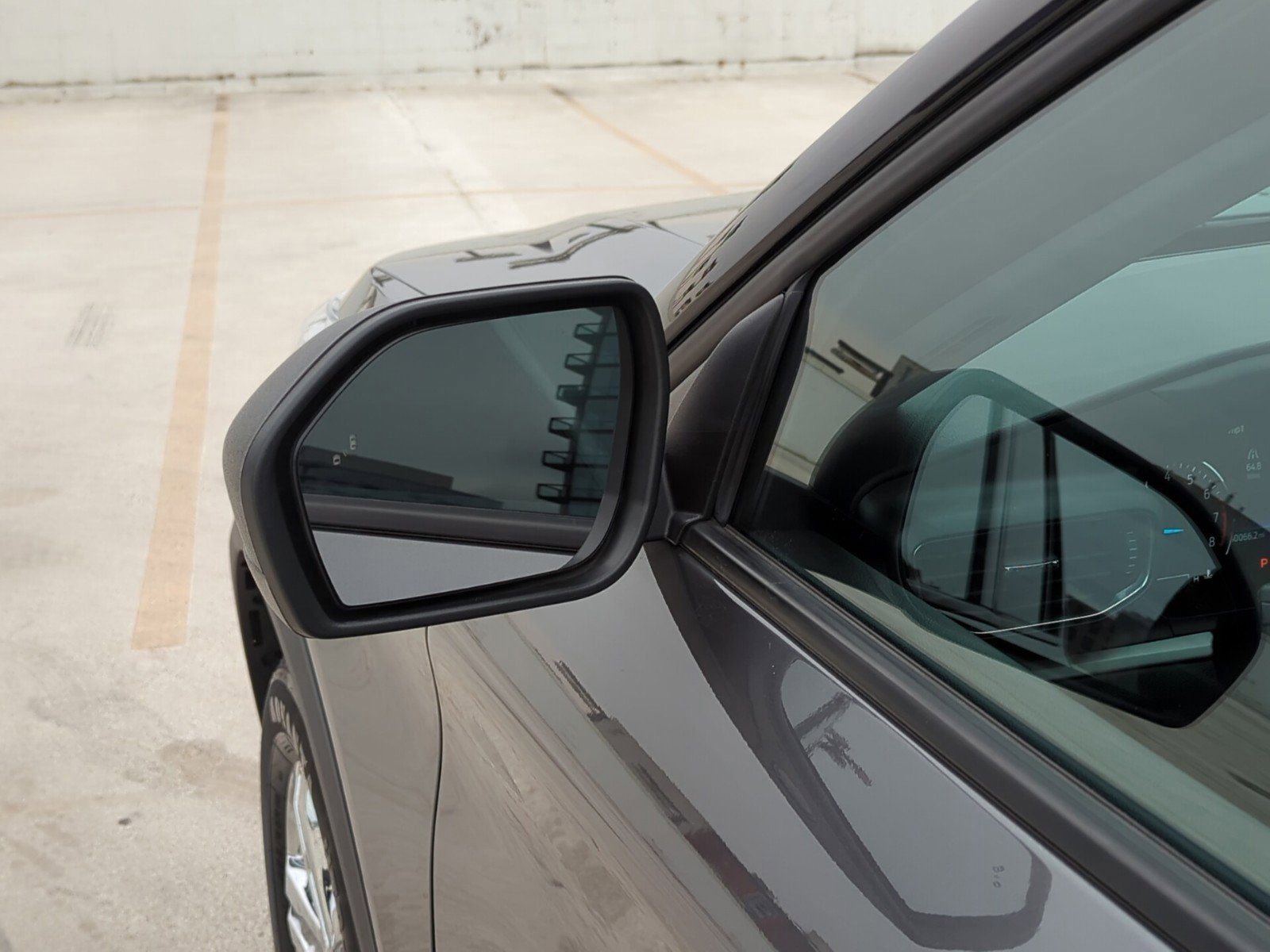 Used 2023 Ford Explorer XLT w/ Equipment Group 202A image 11