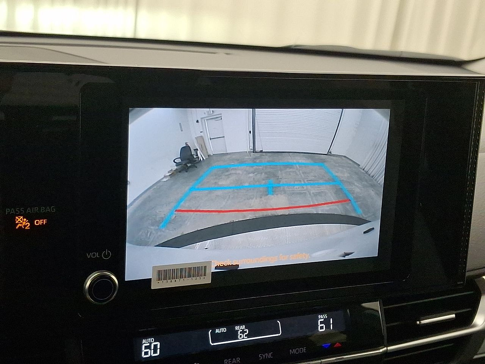 Used 2026 Toyota Sienna LE FWD image 18
