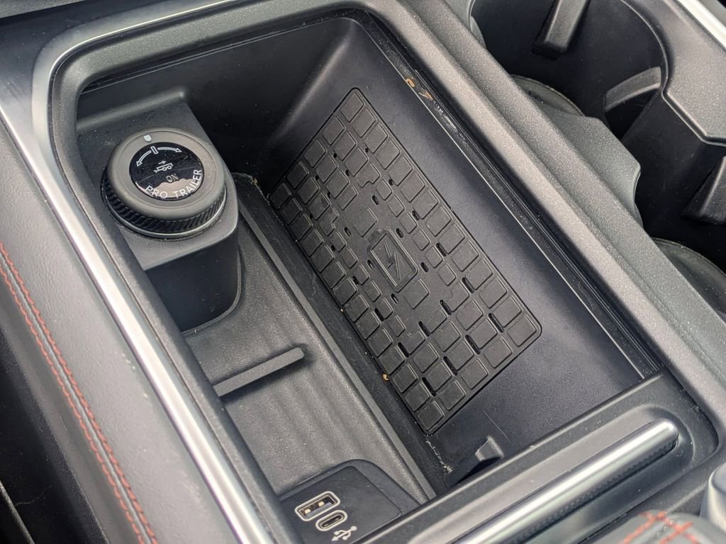 Used 2025 Ford Expedition Active image 31