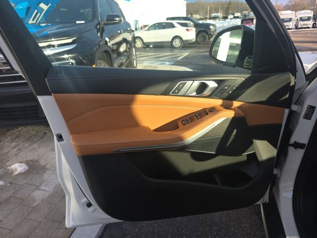 Used 2023 BMW X5 xDrive40i w/ Executive Package image 13