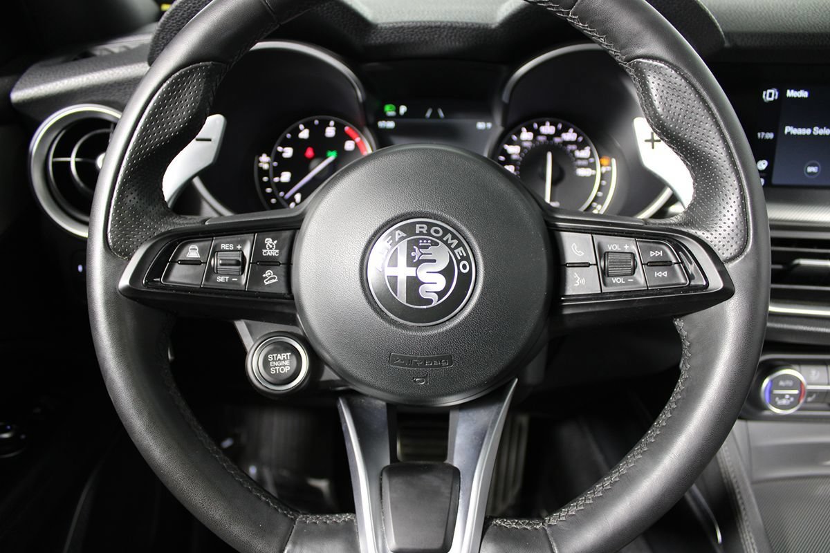 Used 2023 Alfa Romeo Stelvio Veloce AWD/4WD image 12