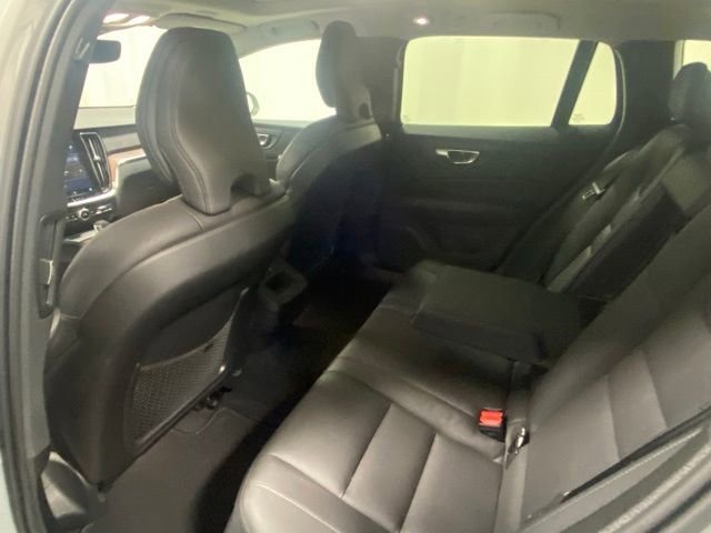Certified 2025 Volvo V60 B5 Cross Country Plus image 13