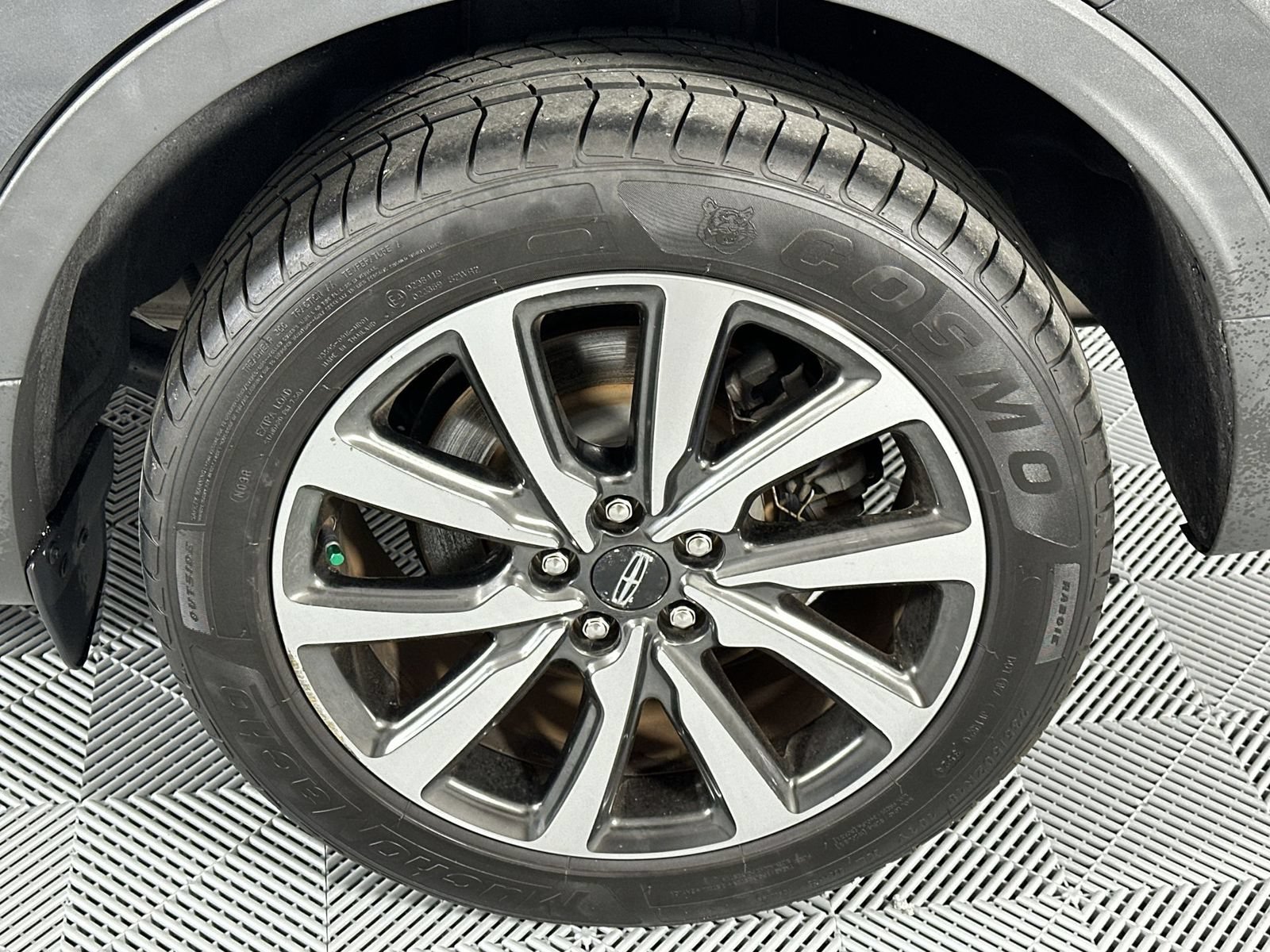 Used 2019 Lincoln MKC Reserve FWD image 10