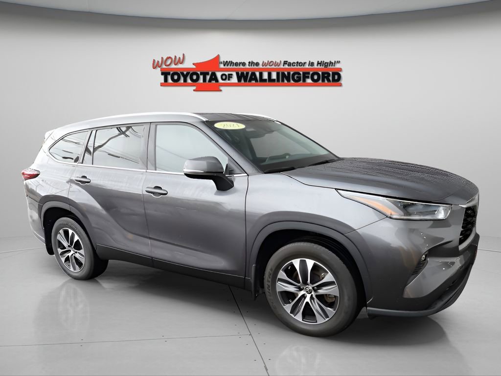 Used 2021 Toyota Highlander XLE image 14