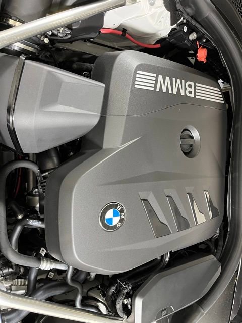 Used 2025 BMW 530i xDrive w/ Premium Package image 25