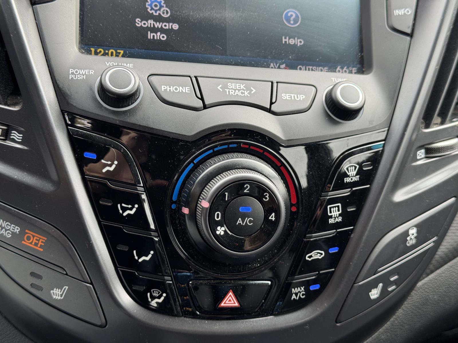 Used 2013 Hyundai Veloster Turbo FWD image 23