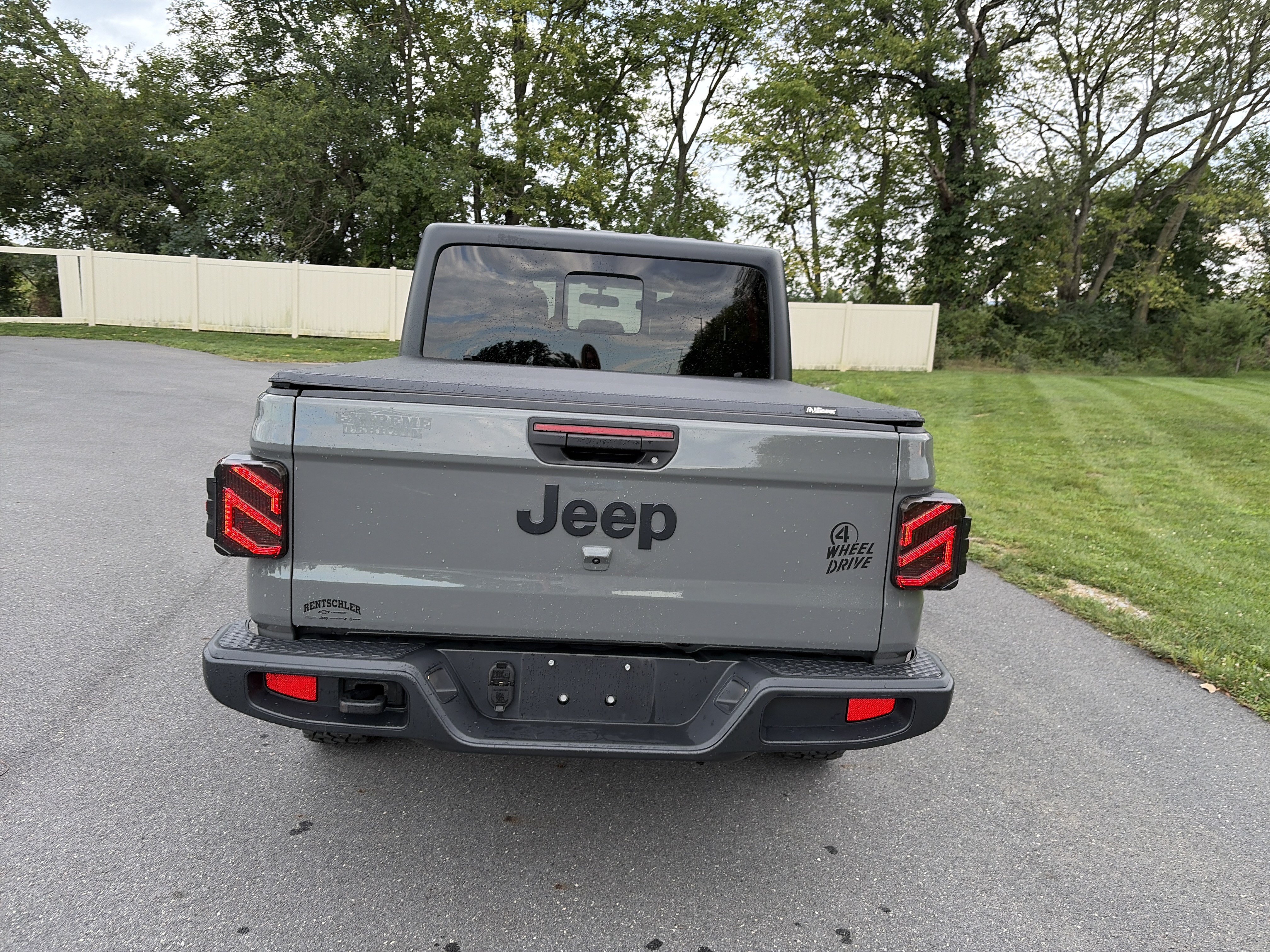 Used 2021 Jeep Gladiator Sport AWD/4WD image 10