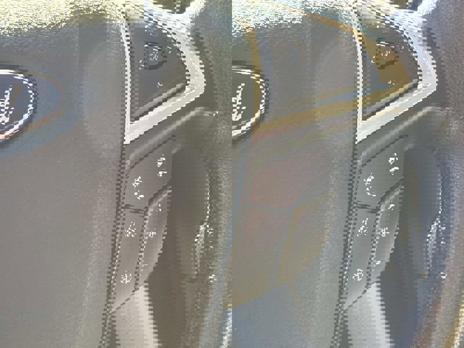 Used 2020 Ford Edge Titanium image 8