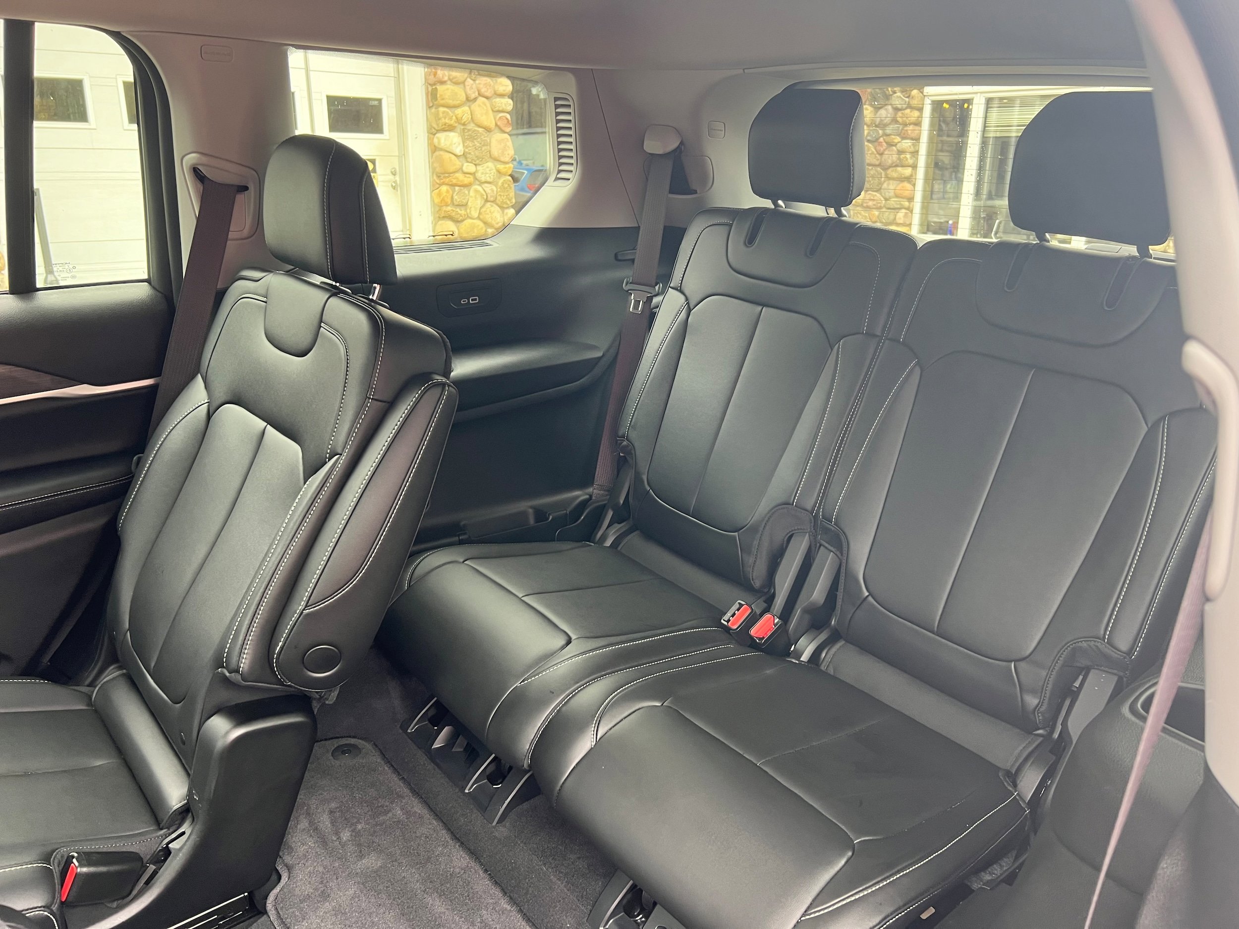 Used 2023 Jeep Grand Cherokee L Limited AWD/4WD image 10