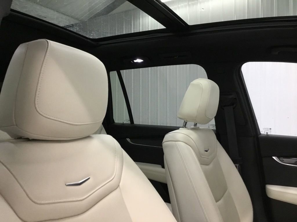 Used 2023 Cadillac XT6 Sport w/ Technology Package AWD/4WD image 28