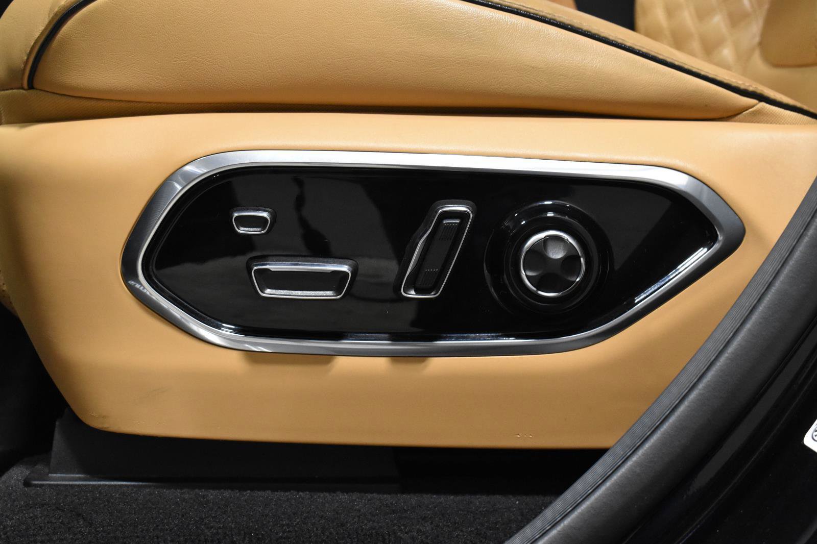 Used 2023 Jeep Grand Cherokee L Summit w/ Advanced Protech Group IV image 4