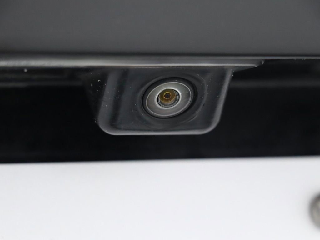 Used 2016 Porsche Cayenne image 37