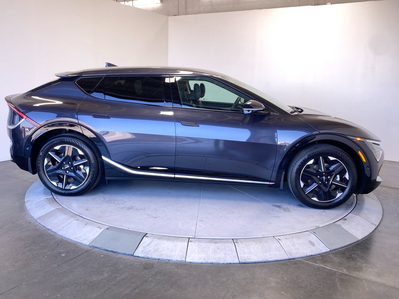 New 2026 Kia EV6 Wind RWD image 6
