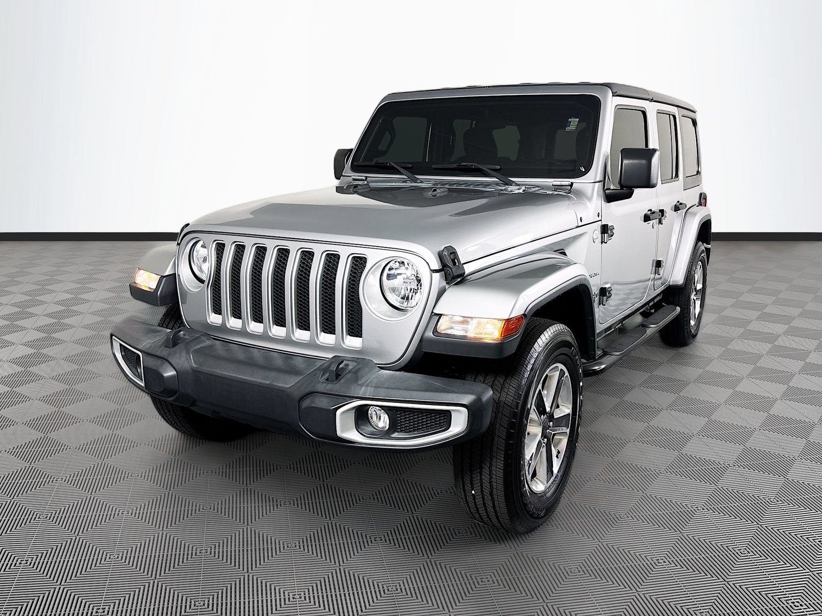 Used 2020 Jeep Wrangler Unlimited Sahara AWD/4WD image 3
