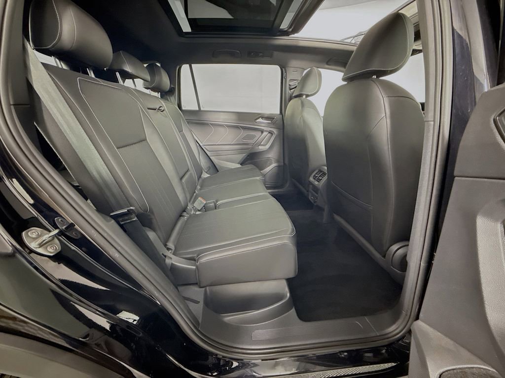 Used 2023 Volkswagen Tiguan SE R-Line AWD/4WD image 25