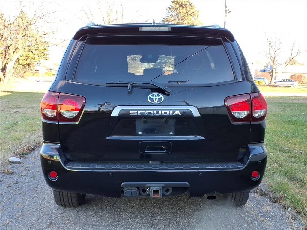 Used 2020 Toyota Sequoia Platinum image 4