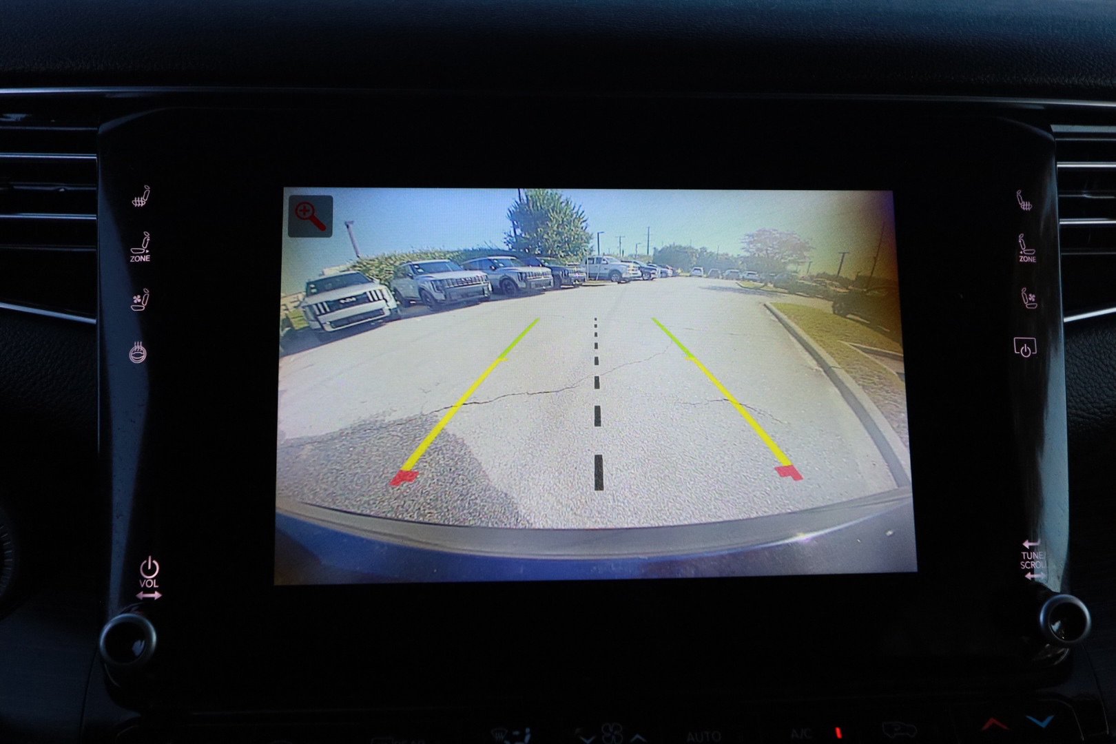 Used 2024 Jeep Wagoneer L Series II RWD image 15