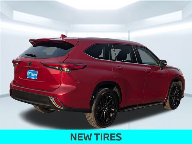 Used 2022 Toyota Highlander XLE image 6